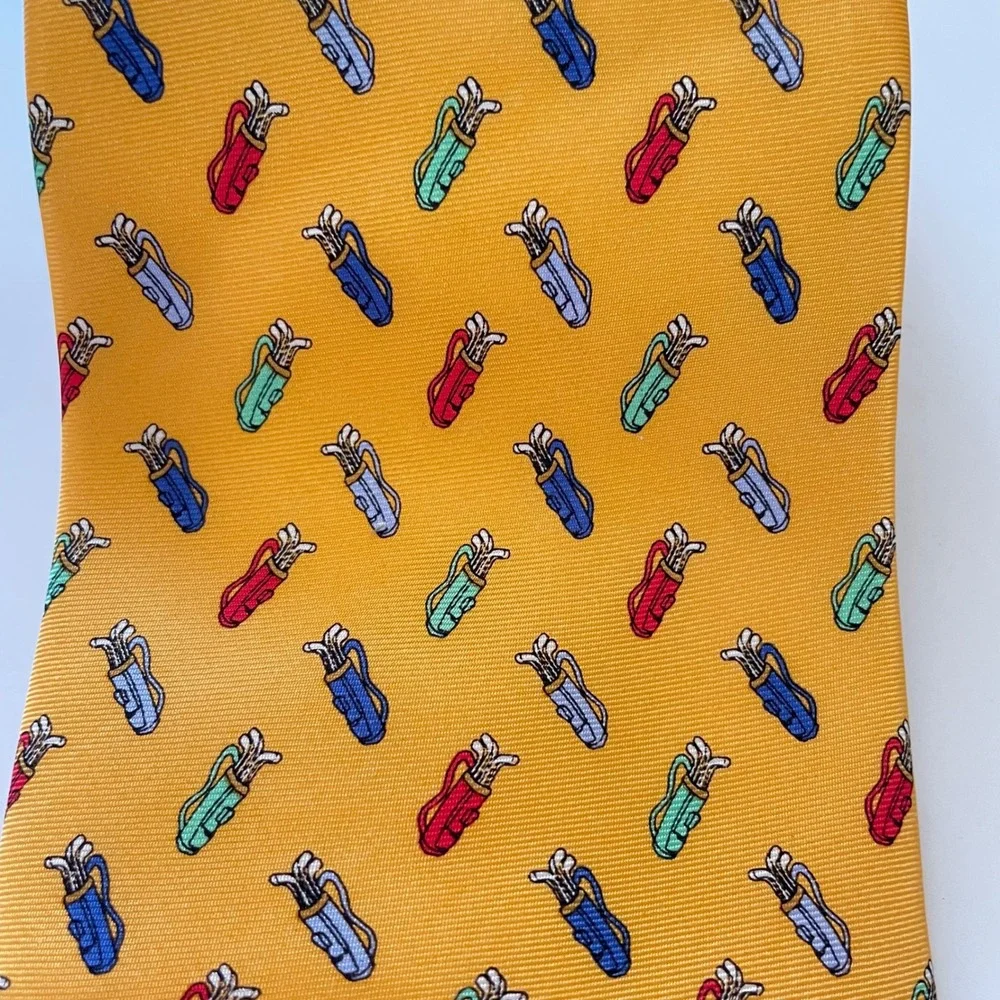 Robert Talbott Mens Yellow Silk Golf Bag Pattern Handsewn Necktie Sporty Classic